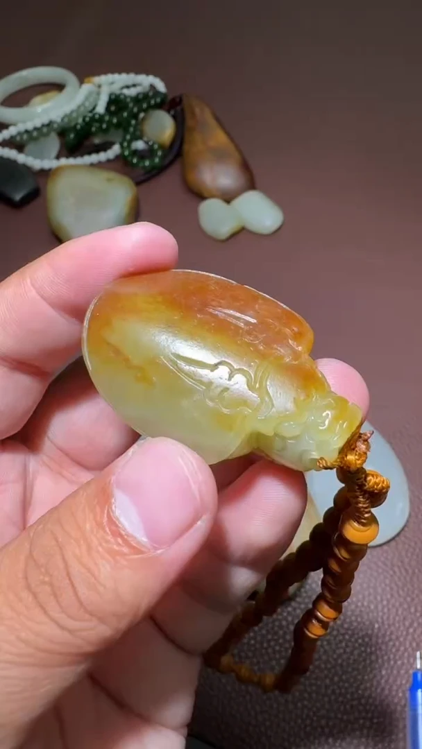 未镶嵌和田玉挂件朱****进和田玉