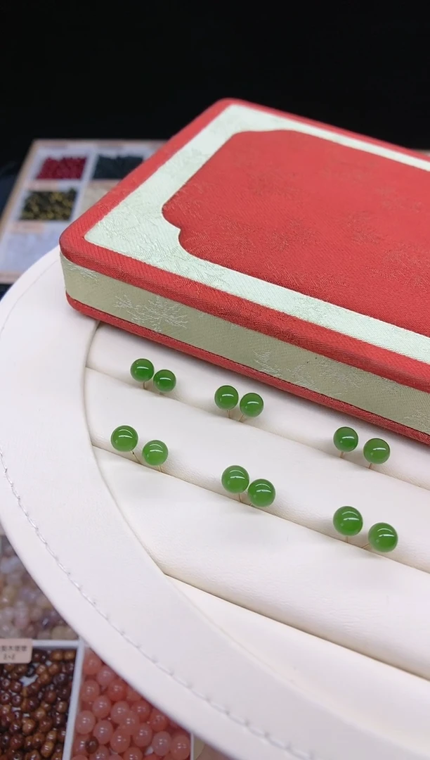 【闪购商品】和田玉耳饰18K金镶嵌碧玉耳钉多样性发货拍一发一