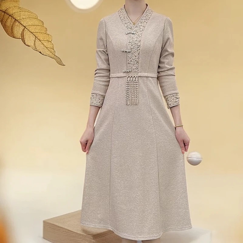 冬季新款气质修身收腰百搭显瘦洋气新中式时尚减龄连衣裙