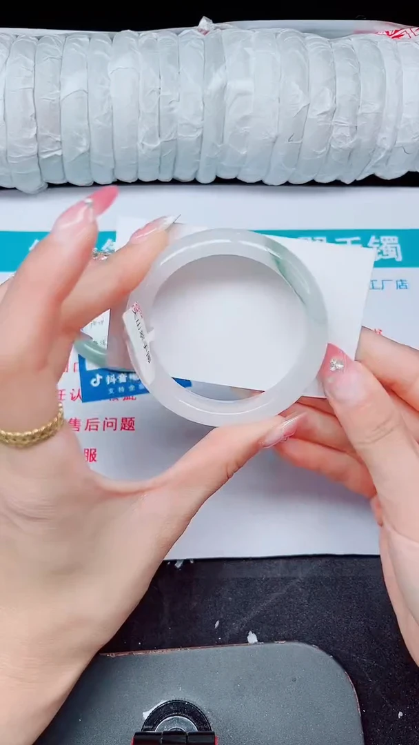 未镶嵌手镯石英质玉212-53/54