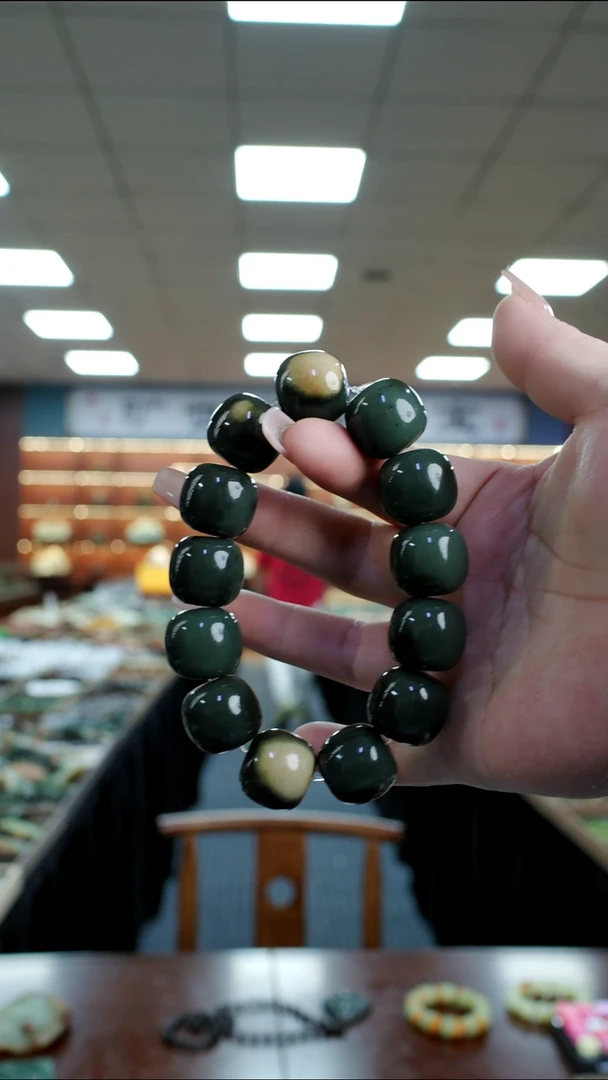 未镶嵌手链透闪石质玉手串