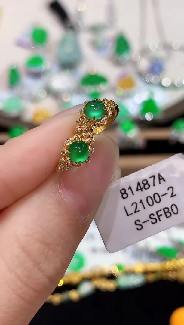 18K金镶嵌翡翠耳饰L2100-2多样性发其一