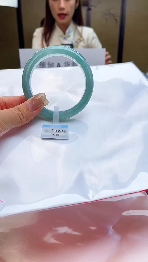 未镶嵌手镯翡翠退货标签需完好-09A1