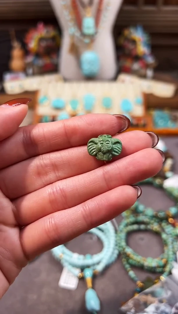 未镶嵌绿松石配饰小象