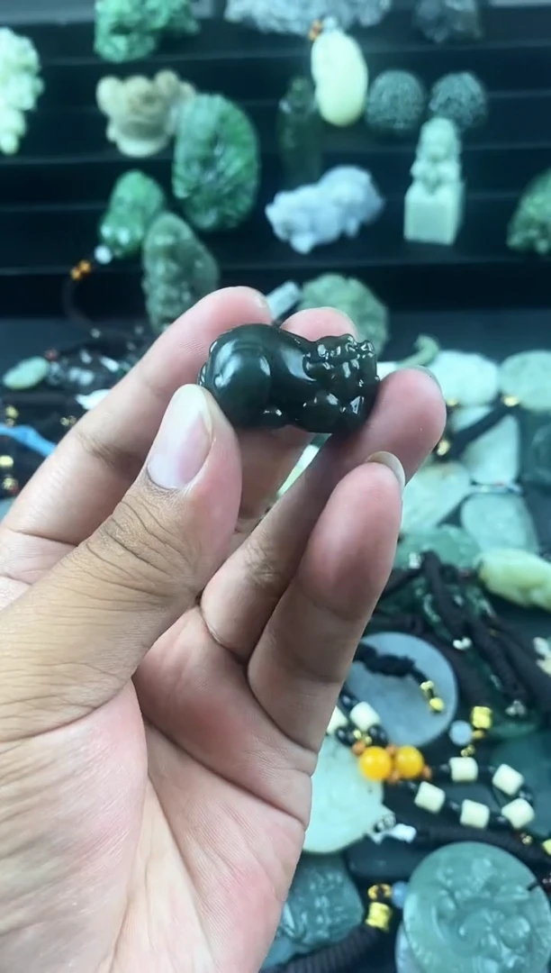 和田玉未镶嵌颈饰1