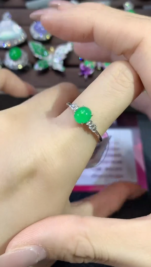 翡翠戒指18K金镶嵌C21翡翠