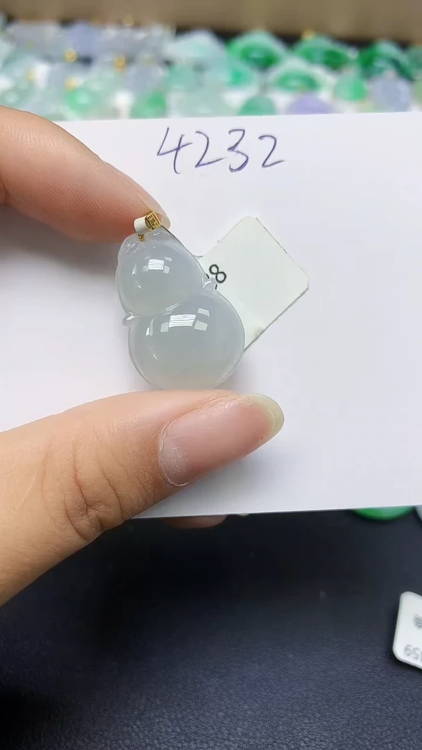 翡翠18K金镶嵌颈饰天然缅甸翡翠A货