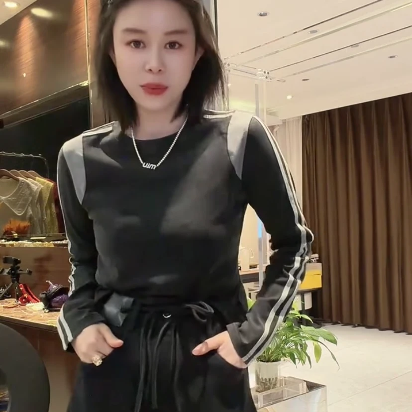 黑色条纹长袖t恤女2025秋冬修身显瘦圆领时尚内搭打底衫上衣