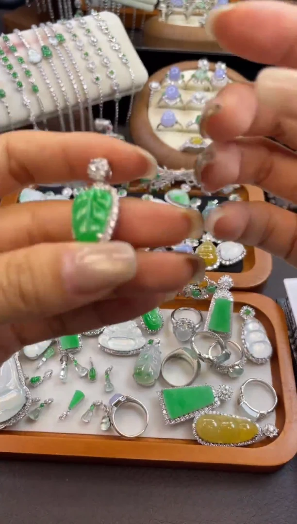 吊坠(不含链)银S925镶嵌翡翠吊坠