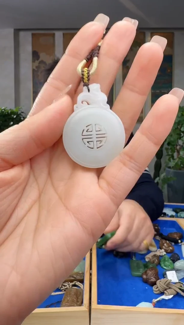 颈饰未镶嵌和田玉拍一发一