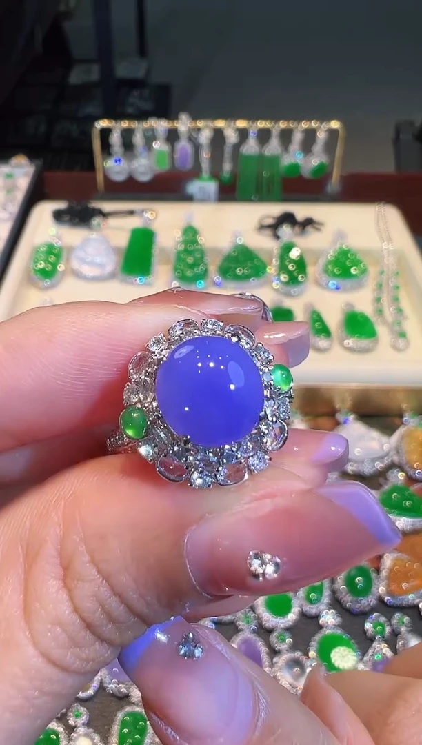 【闪购商品】翡翠戒指18K金镶嵌翡翠