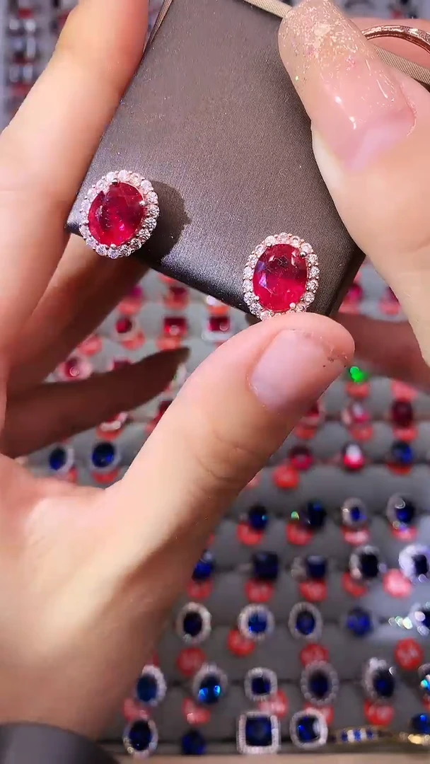 【闪购商品】红宝石耳饰银S925镶嵌1111111