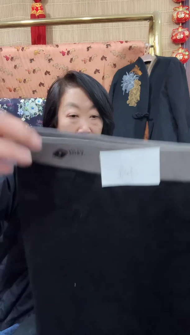 女士黑色薄绒莱赛尔成品保暖裤一条