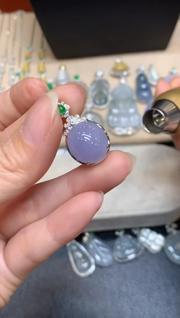 颈饰18K金镶嵌翡翠蛋面【无服务费【紫货有色差】