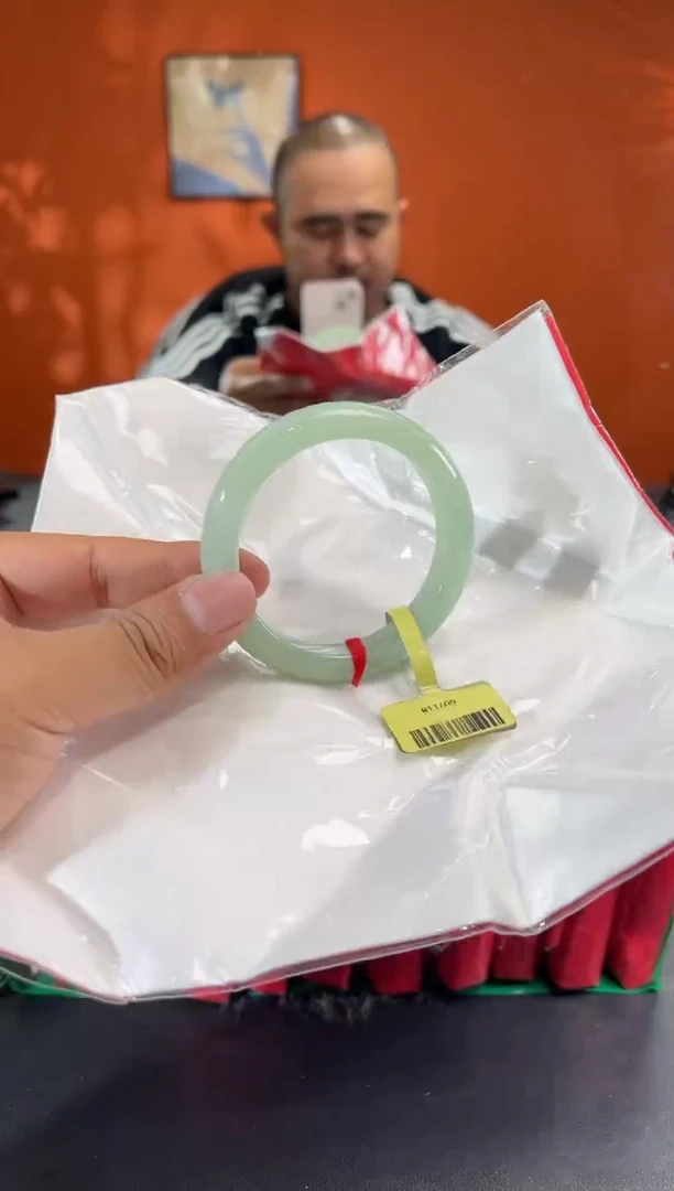 未镶嵌手镯翡翠2        圈口55