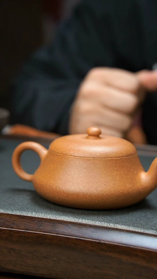 【闪购商品】紫砂茶壶黄金段光素壶