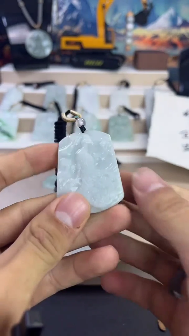 颈饰未镶嵌翡翠/8/31  93