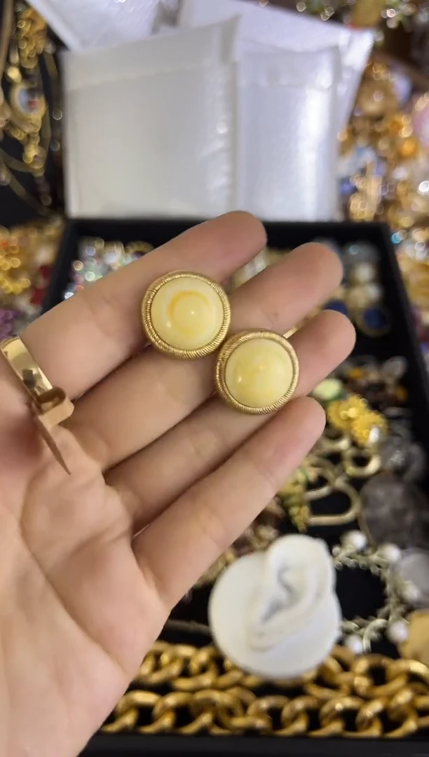 合金无铜合金中古首饰都有瑕疵 请确认好成色尺寸在拍！