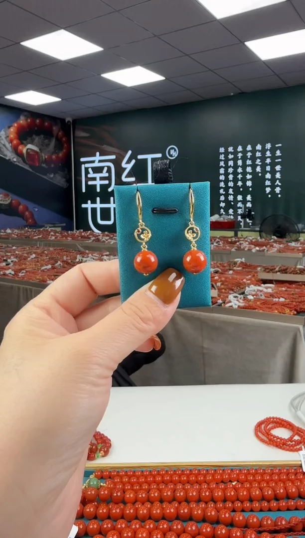 银S925镶嵌耳钩南红玛瑙多样发其一/HS24120168