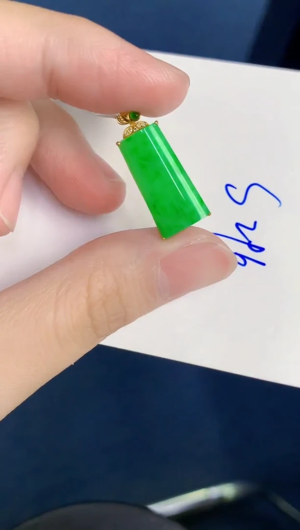 颈饰18K金镶嵌翡翠天然翡翠缅甸A货
