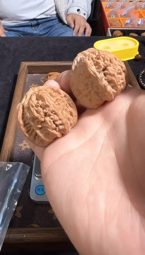 把件核桃38尺三角白