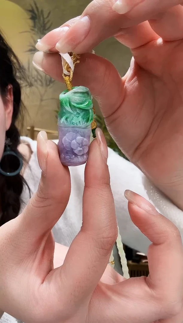 颈饰未镶嵌翡翠吊坠