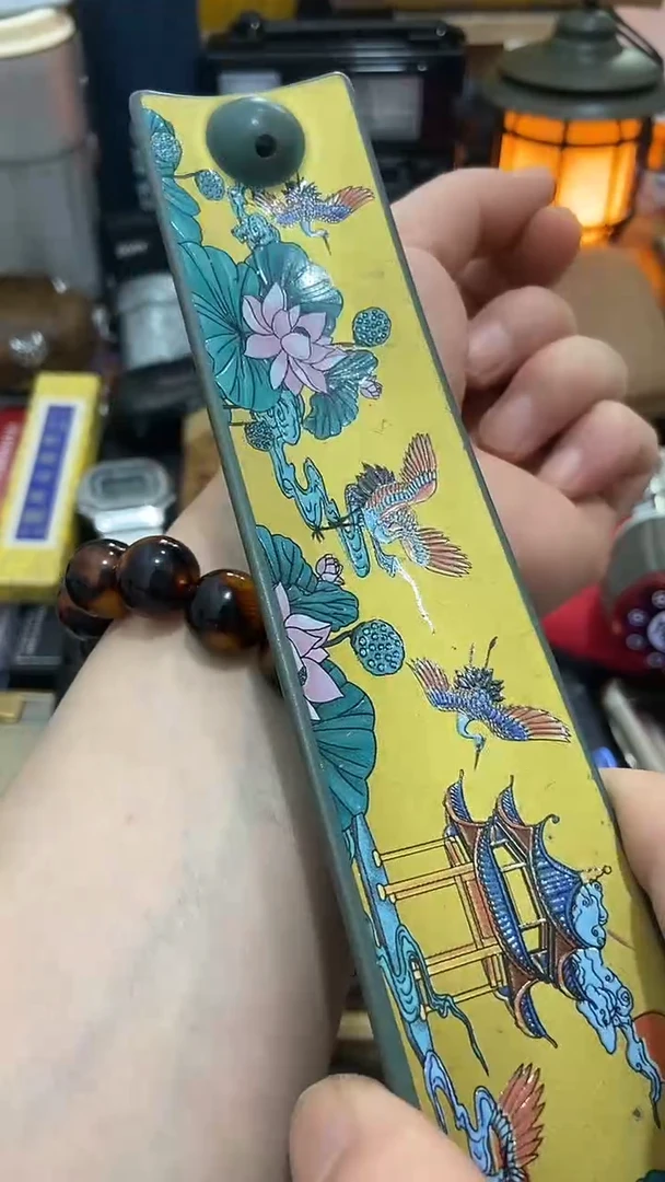 瓷片闪购商品  如图所示