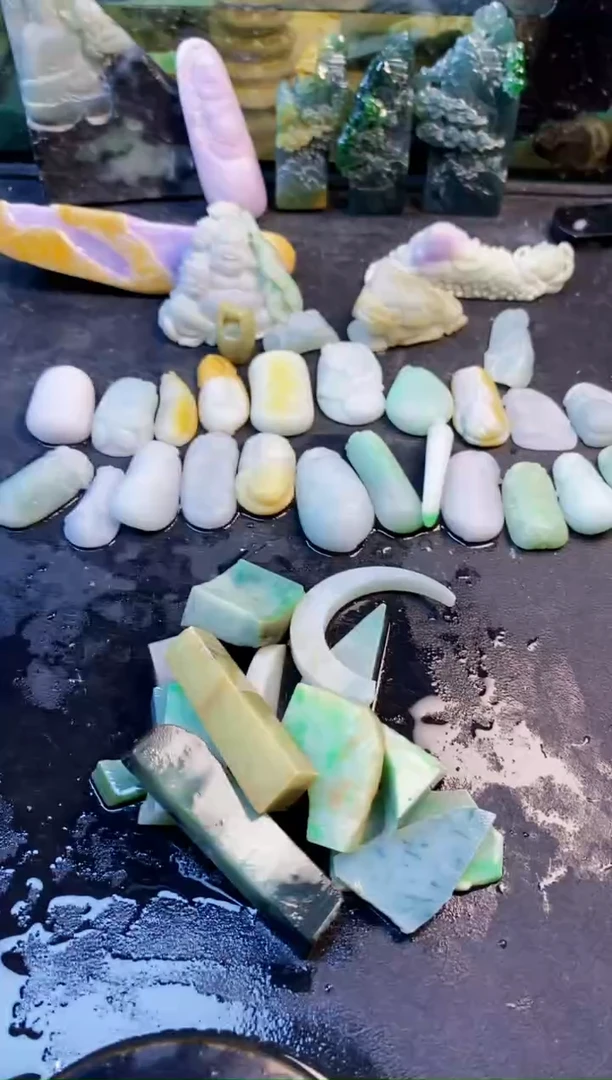 未镶嵌挂件翡翠中****吉天然翡翠036