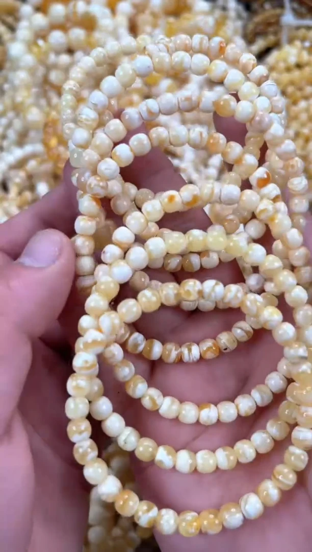 未镶嵌琥珀裸石AA11  6左右多样性一条