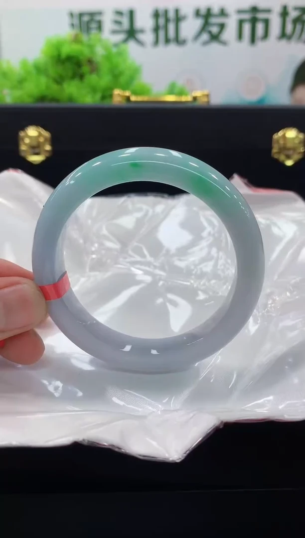 翡翠手镯未镶嵌手镯