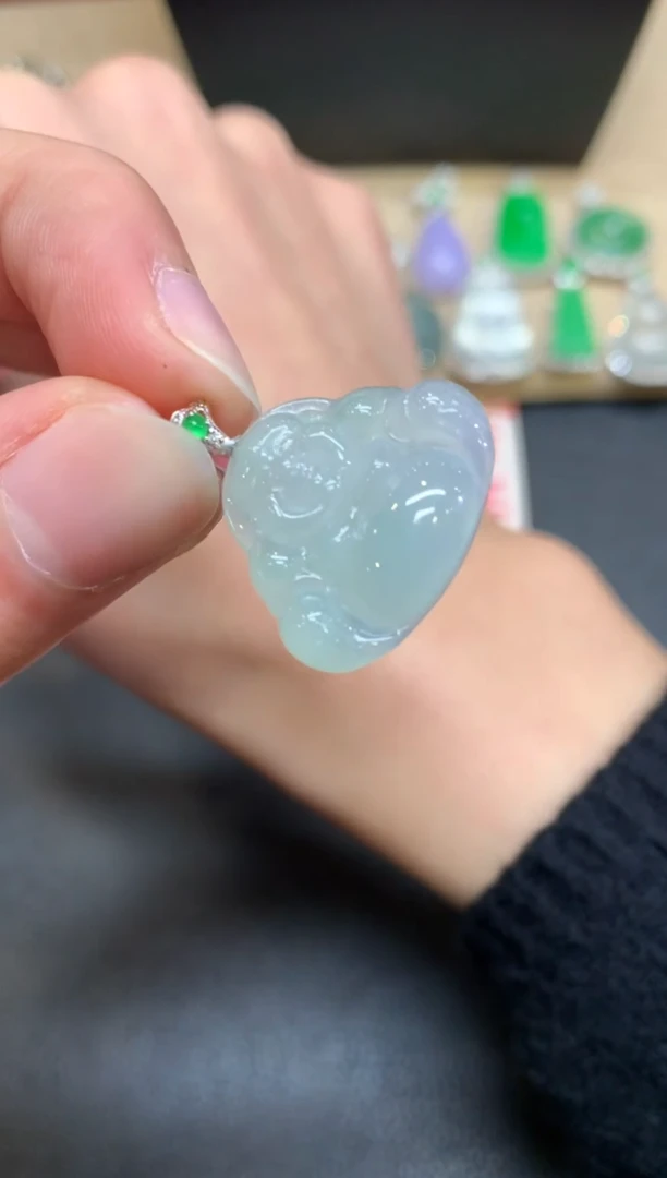 【闪购商品】翡翠颈饰18K金镶嵌佛公【无服务费】