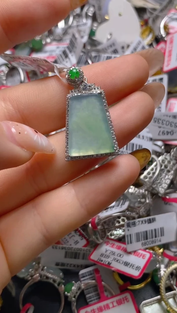 银S925镶嵌戒指翡翠百内无证书