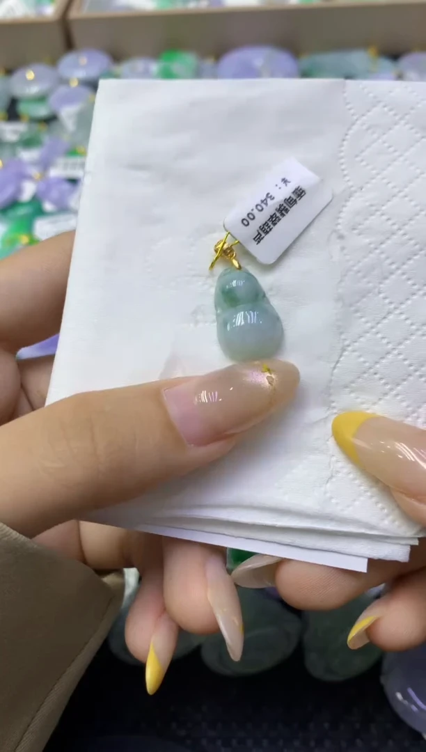 颈饰未镶嵌翡翠天然缅甸翡翠A货