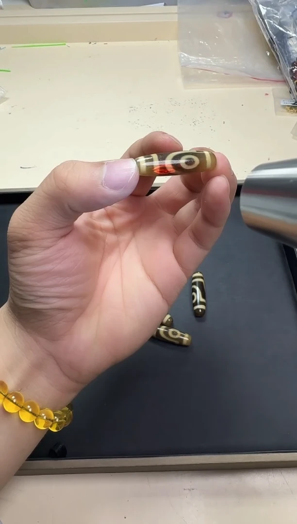 玛瑙/玉髓颈饰未镶嵌玛瑙天珠红眼吊坠多样性发其一