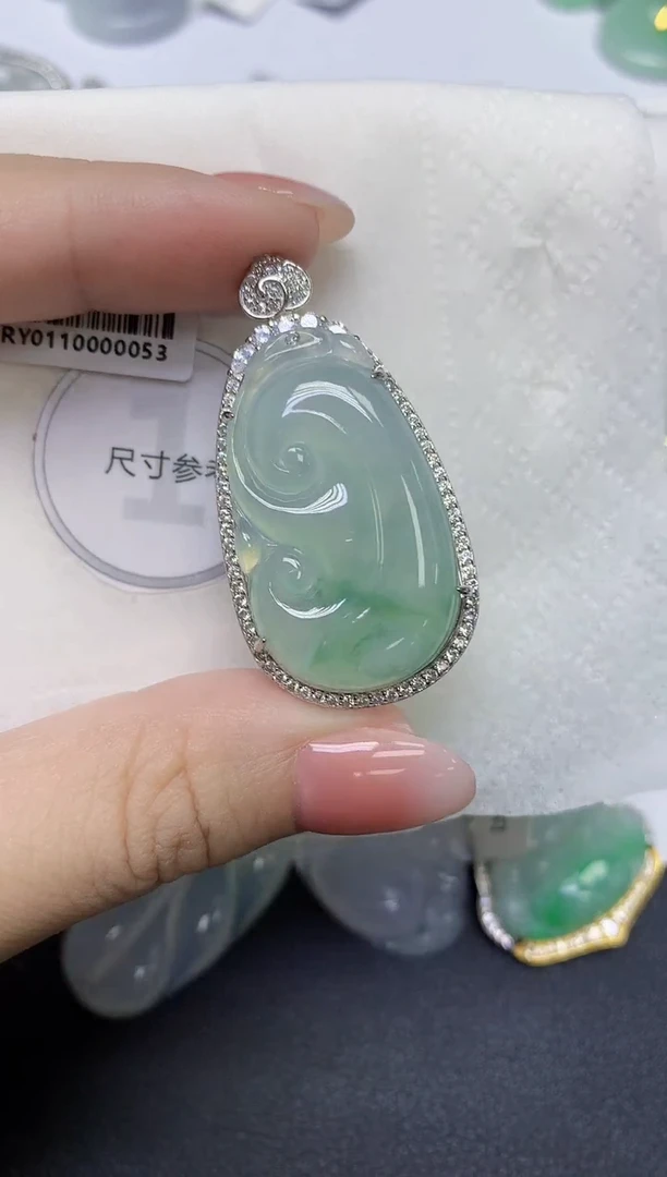 颈饰未镶嵌翡翠天然缅甸翡翠A货多样性发一件