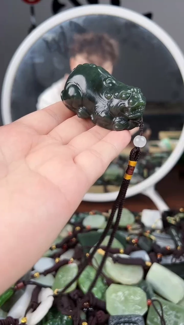 和田玉未镶嵌颈饰拍一发一，多样性发货