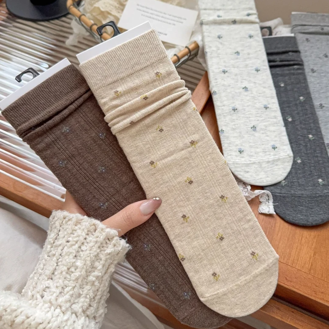 复古碎花袜子女纯棉中筒袜秋季ins潮日系小花长袜配德训鞋堆堆袜