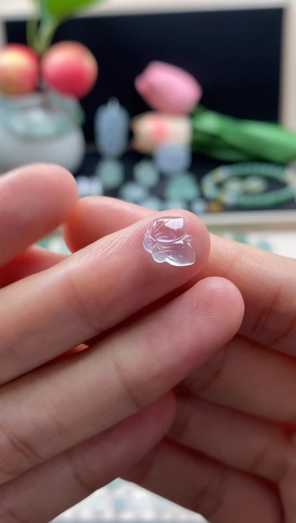 翡翠未镶嵌颈饰翡翠白冰裸石