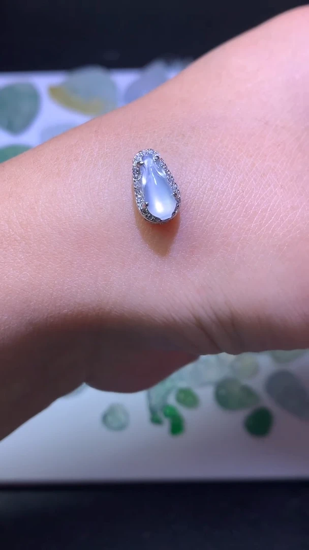 颈饰未镶嵌翡翠净货