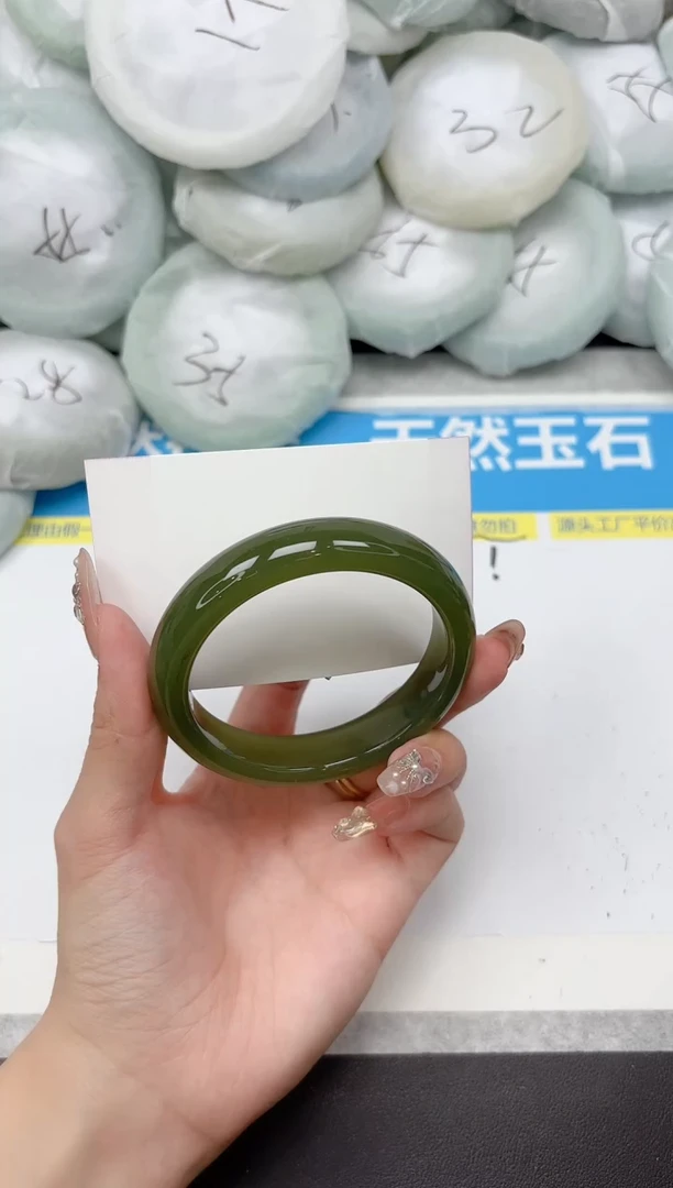 未镶嵌手镯石英质玉49-58.3
