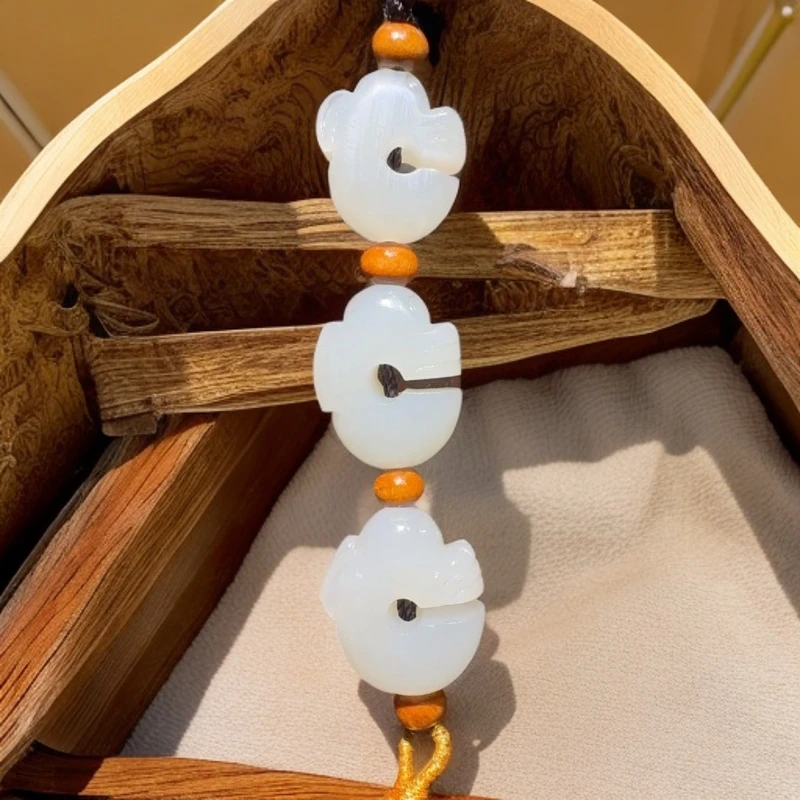 和田玉未镶嵌车挂