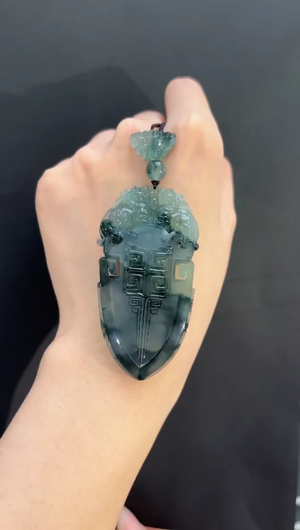 吊坠(不含链)未镶嵌翡翠仿古龙纹飘花吊坠多人不退不换