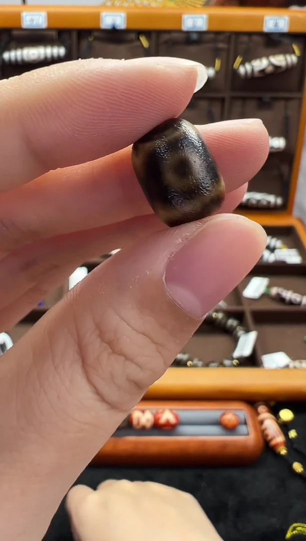 玛瑙/玉髓（覆膜）颈饰未镶嵌140.(微瑕)