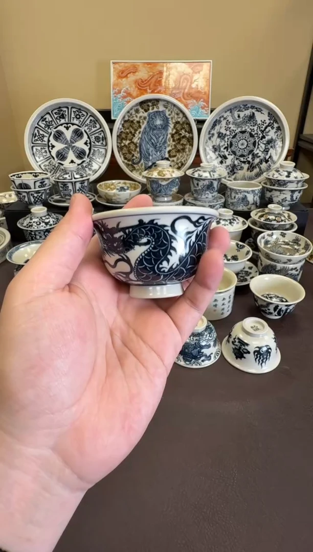 二号釉1351龙纹小压手杯