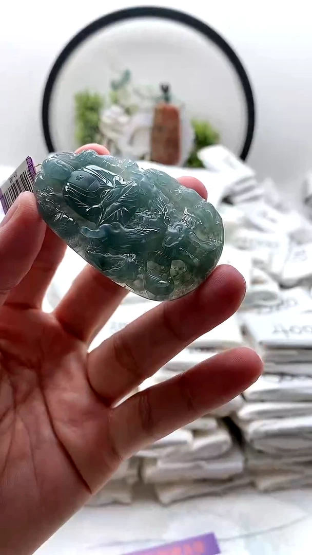 颈饰未镶嵌翡翠大日如来
