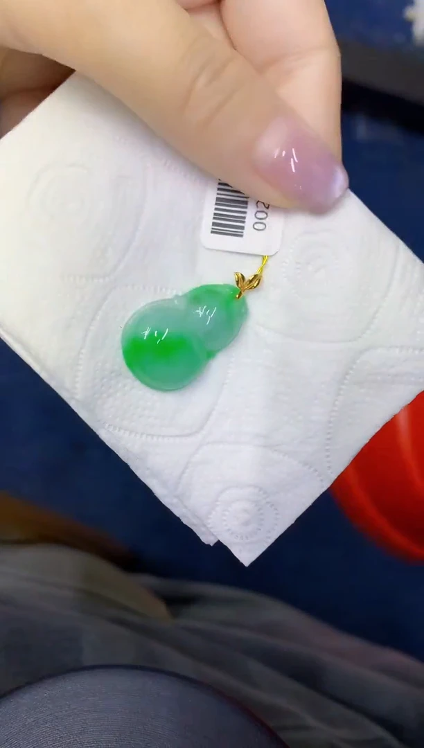 颈饰18K金镶嵌翡翠缅甸天然翡翠A货