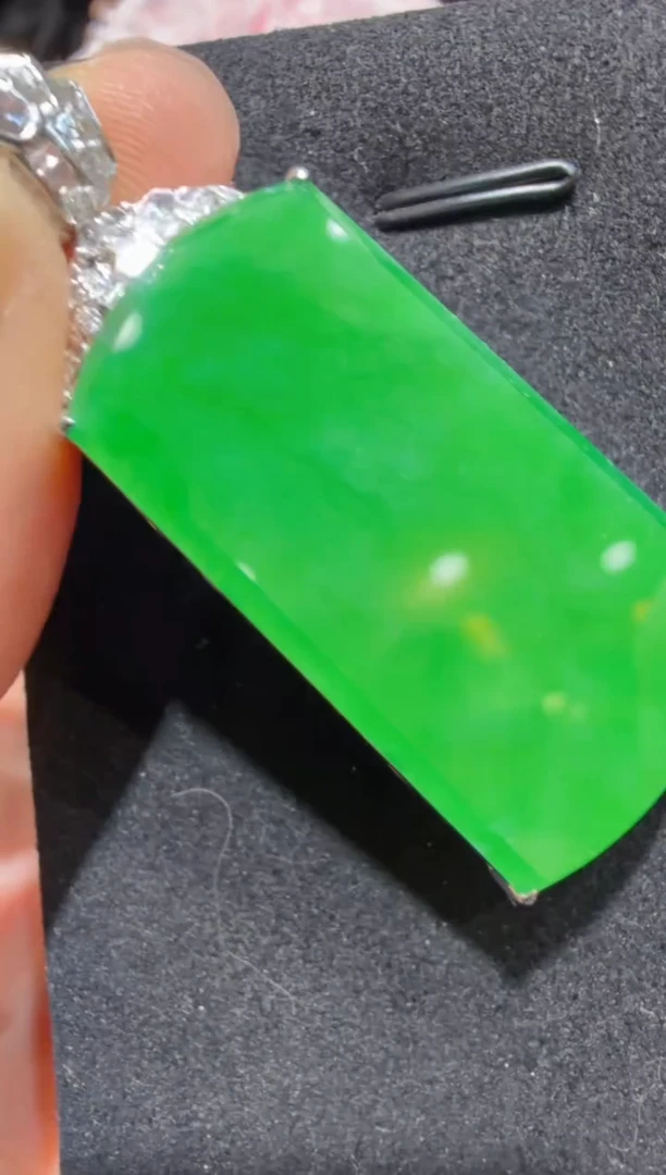 吊坠(不含链)18K金镶嵌翡翠多样性团购发一件