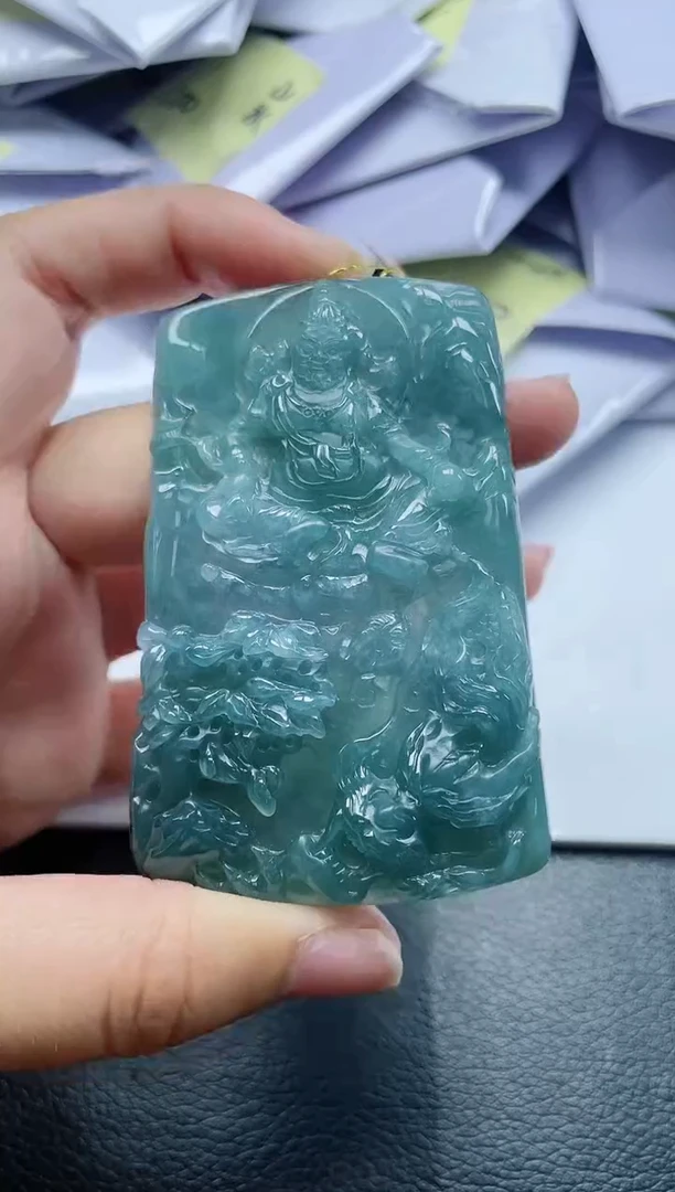 翡翠未镶嵌颈饰