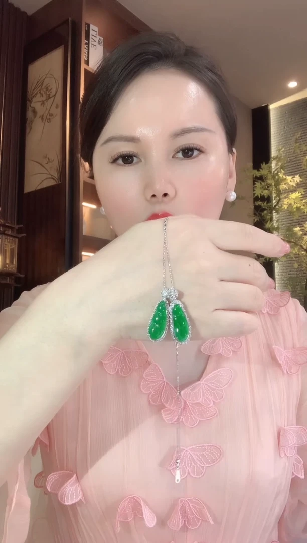 吊坠(不含链)18K金镶嵌翡翠C23 多样性发货一件