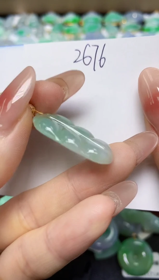 翡翠未镶嵌颈饰 天然缅甸翡翠A货